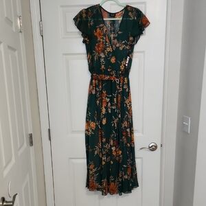 Chic Floral Dress in Green and Orange